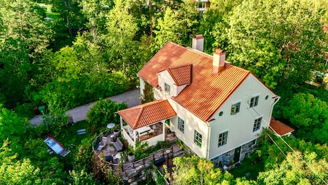 Large villa, Stockholm archipelago, 500 m to sea