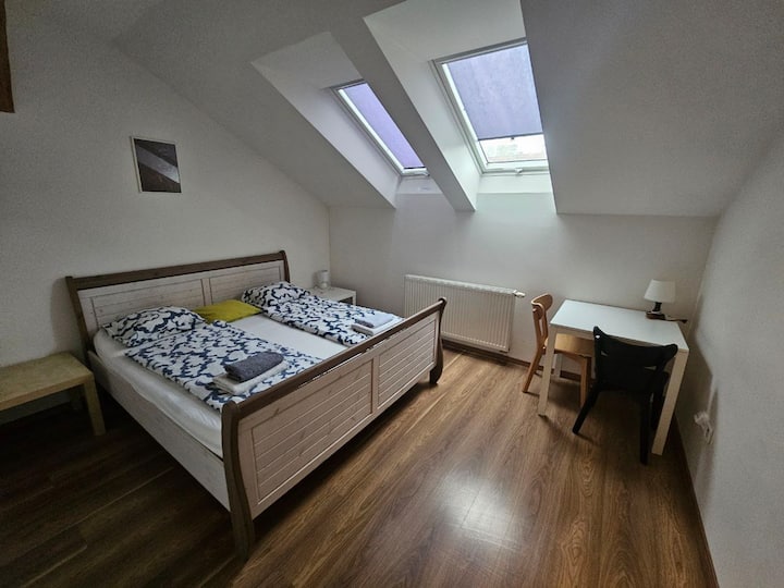 Urban, 2 Bedroom, Six Min Tram Charlse Bridge - Prague