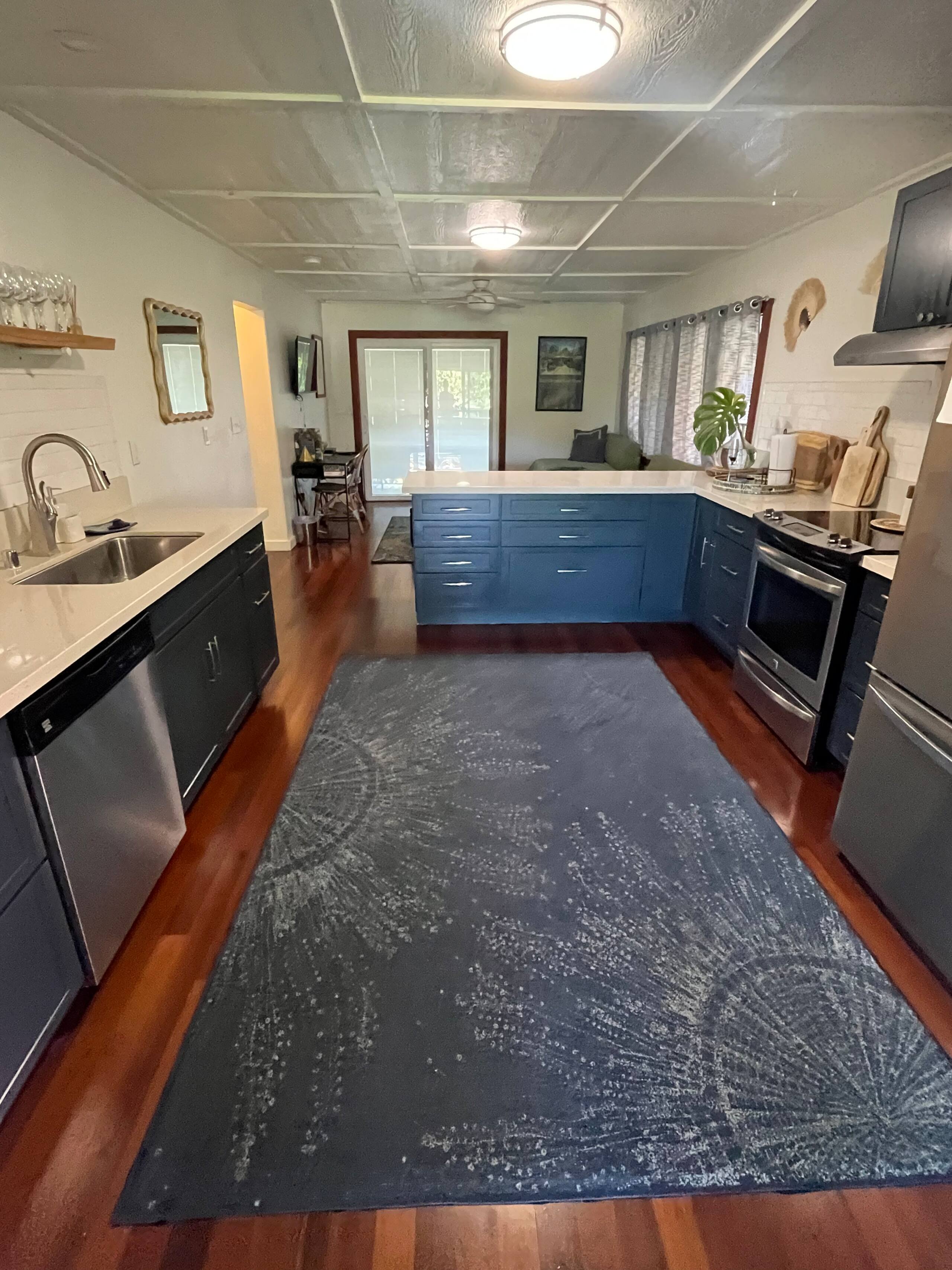 Home in Hilo · ★4.87 · 2 bedrooms · 2 beds · 2 baths - Image 9