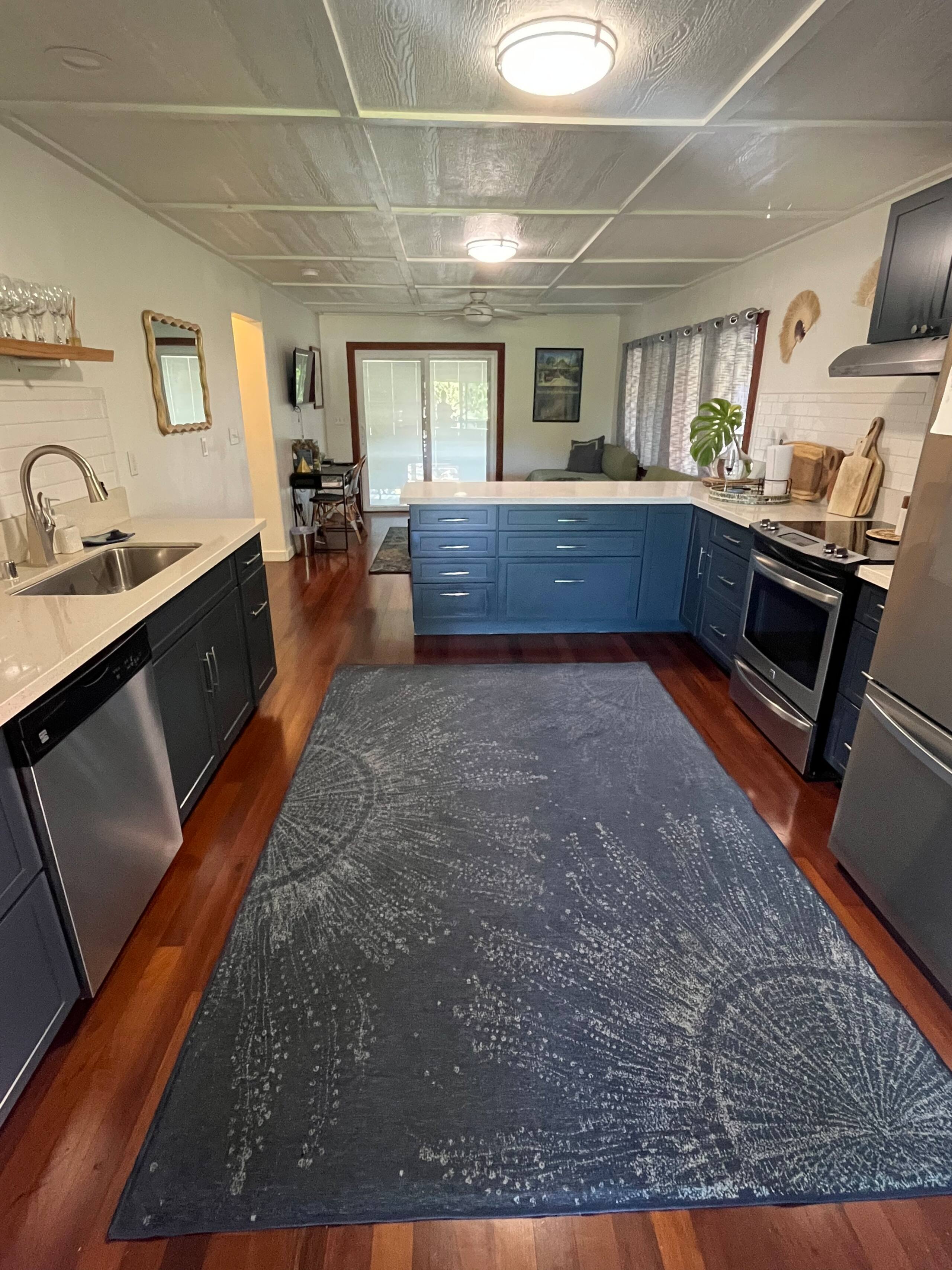 Home in Hilo · ★4.87 · 2 bedrooms · 2 beds · 2 baths - Image 6