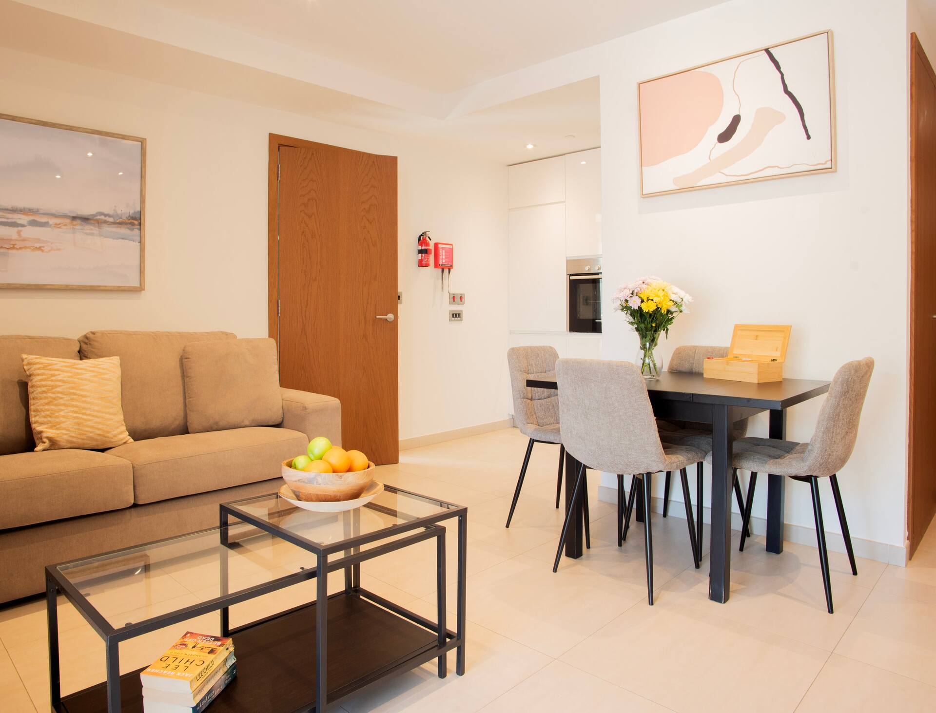 West One by Bentley Holiday Apartments - Pool & Gym & Parking — foto 5
