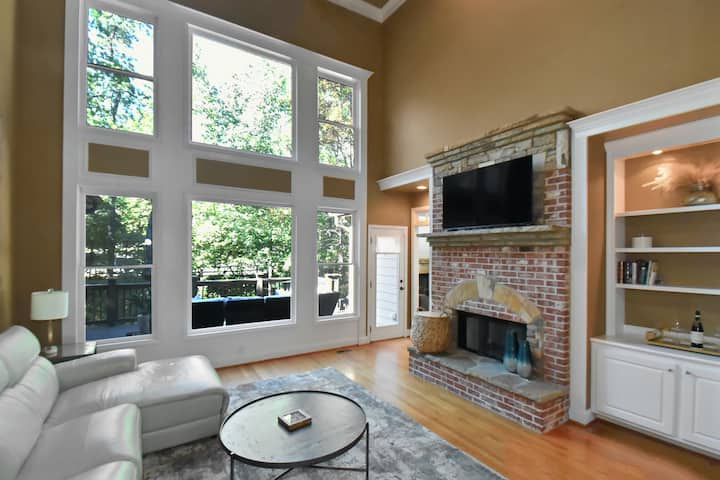 5br Oasis W/ Game & Massage Room - Family Retreat! - Marietta, GA