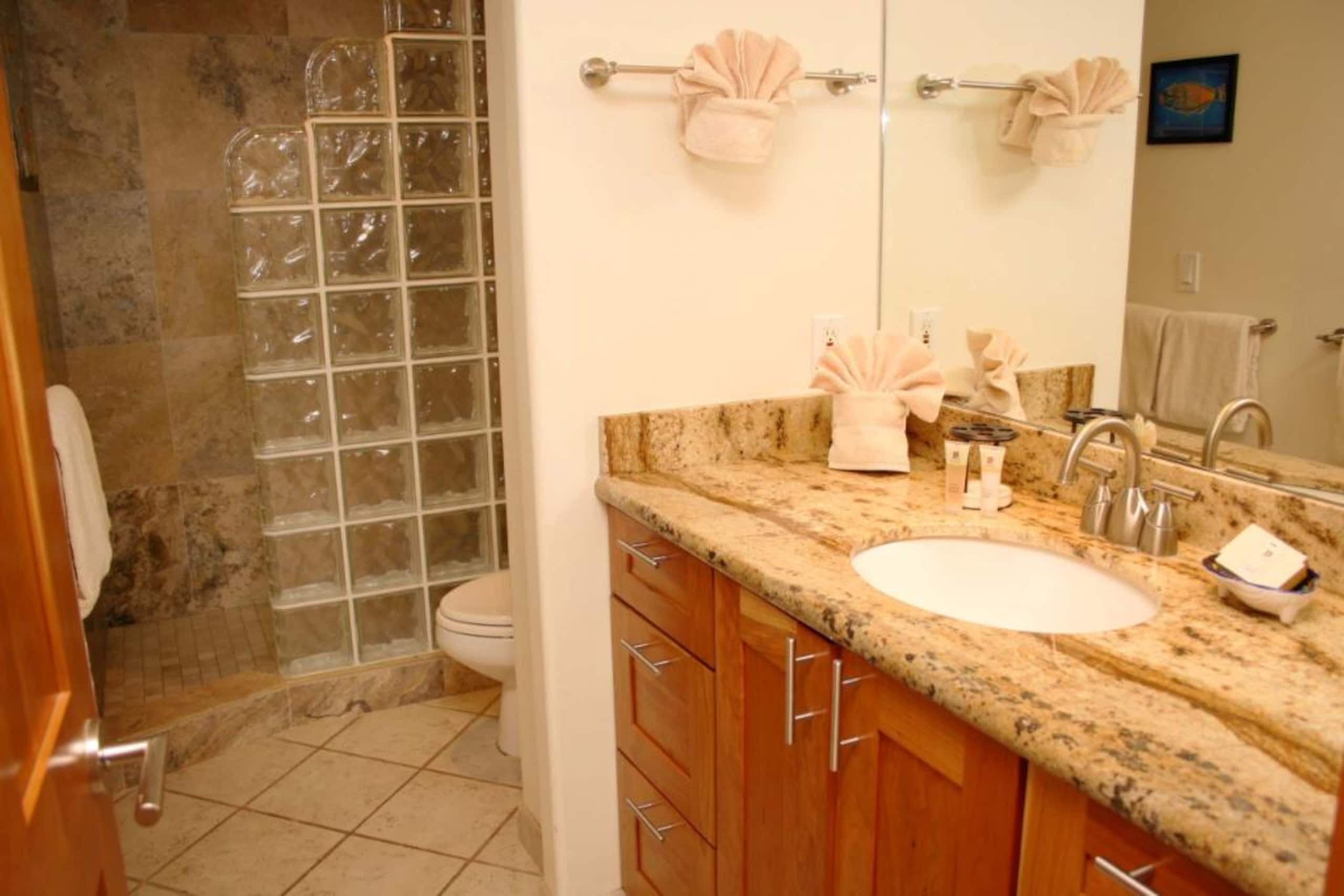 Condo in Kihei · ★4.83 · 1 bedroom · 2 beds · 1 bath - Image 16