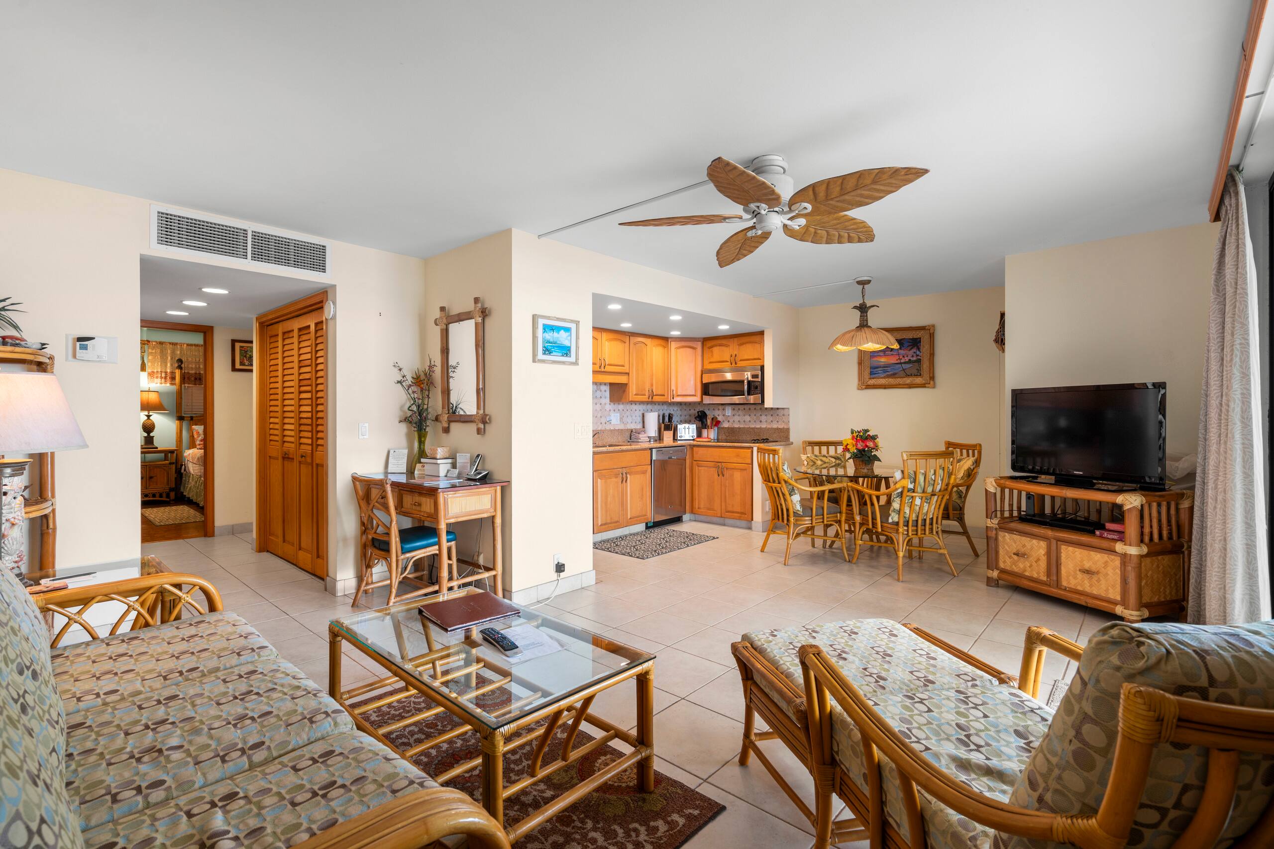 Condo in Kihei · ★4.8 · 1 bedroom · 2 beds · 2 baths - Image 11