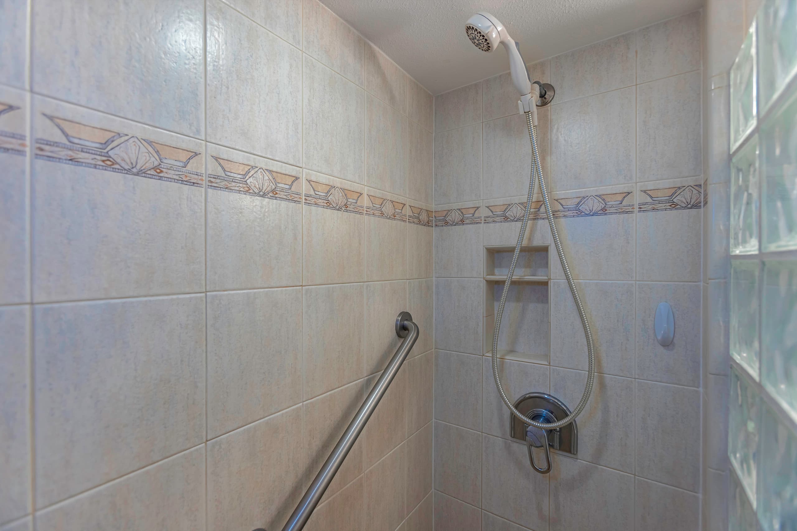 Condo in Kihei · ★5.0 · 1 bedroom · 2 beds · 2 baths - Image 20