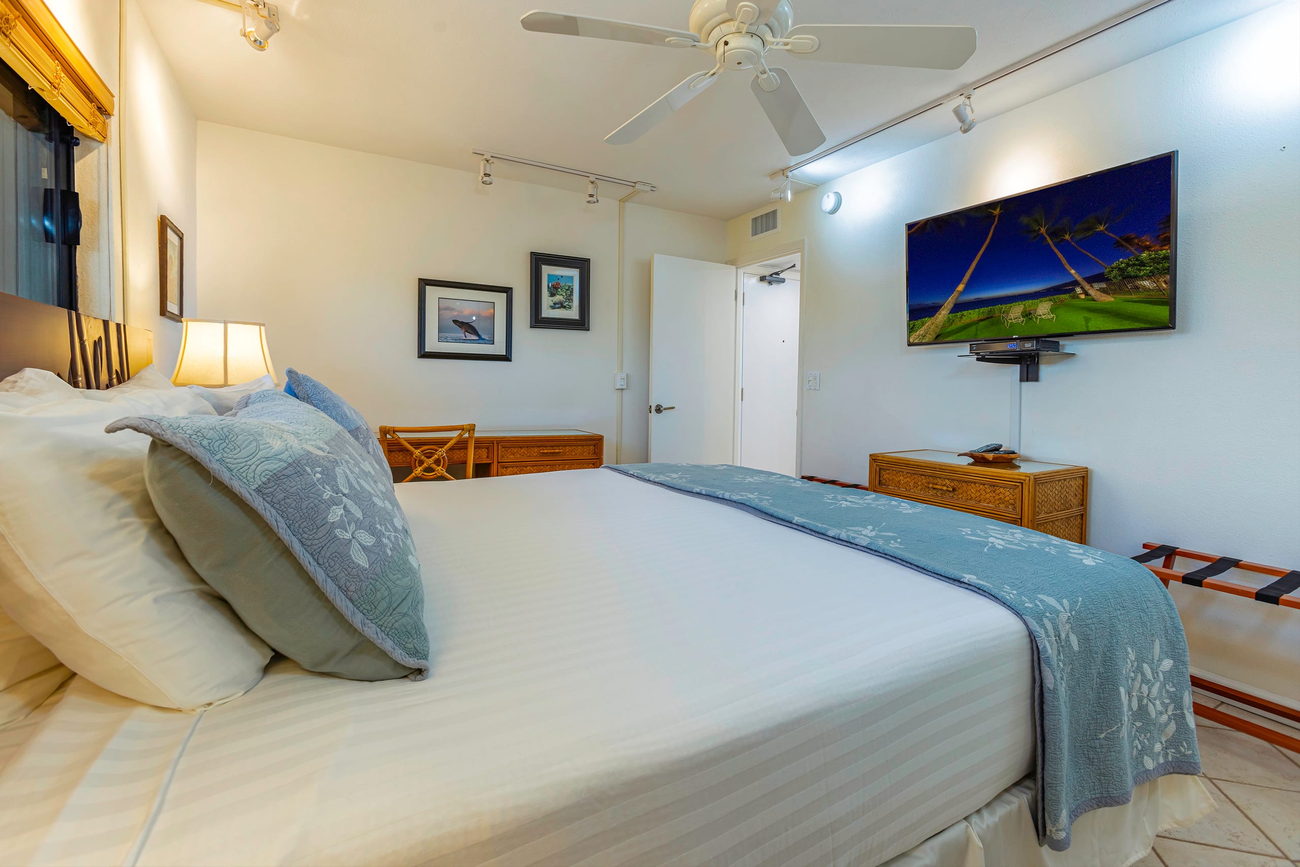 Condo in Kihei · ★5.0 · 1 bedroom · 2 beds · 2 baths - Image 16
