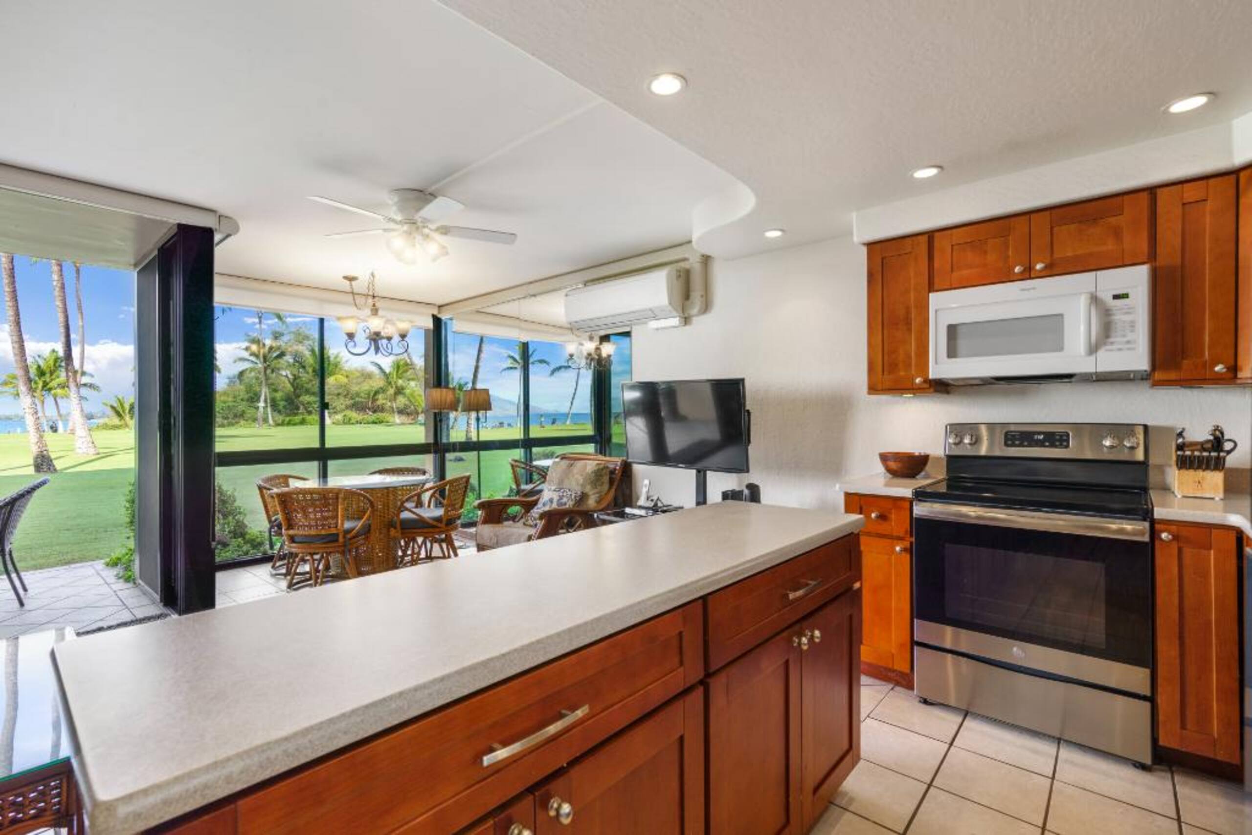 Condo in Kihei · ★4.83 · 1 bedroom · 2 beds · 1.5 baths - Image 15