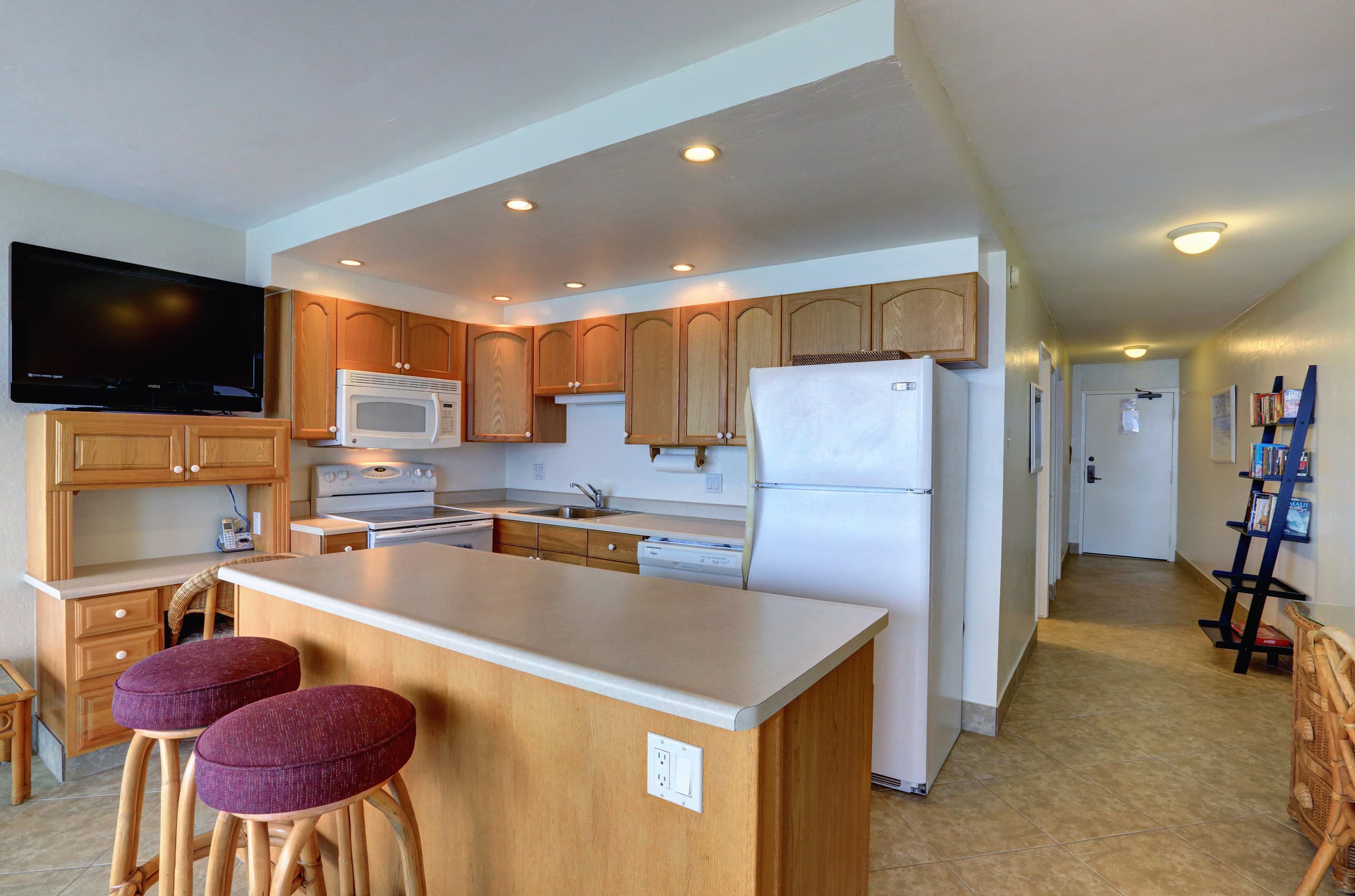 Condo in Kihei · ★4.5 · 1 bedroom · 2 beds · 1.5 baths - Image 14