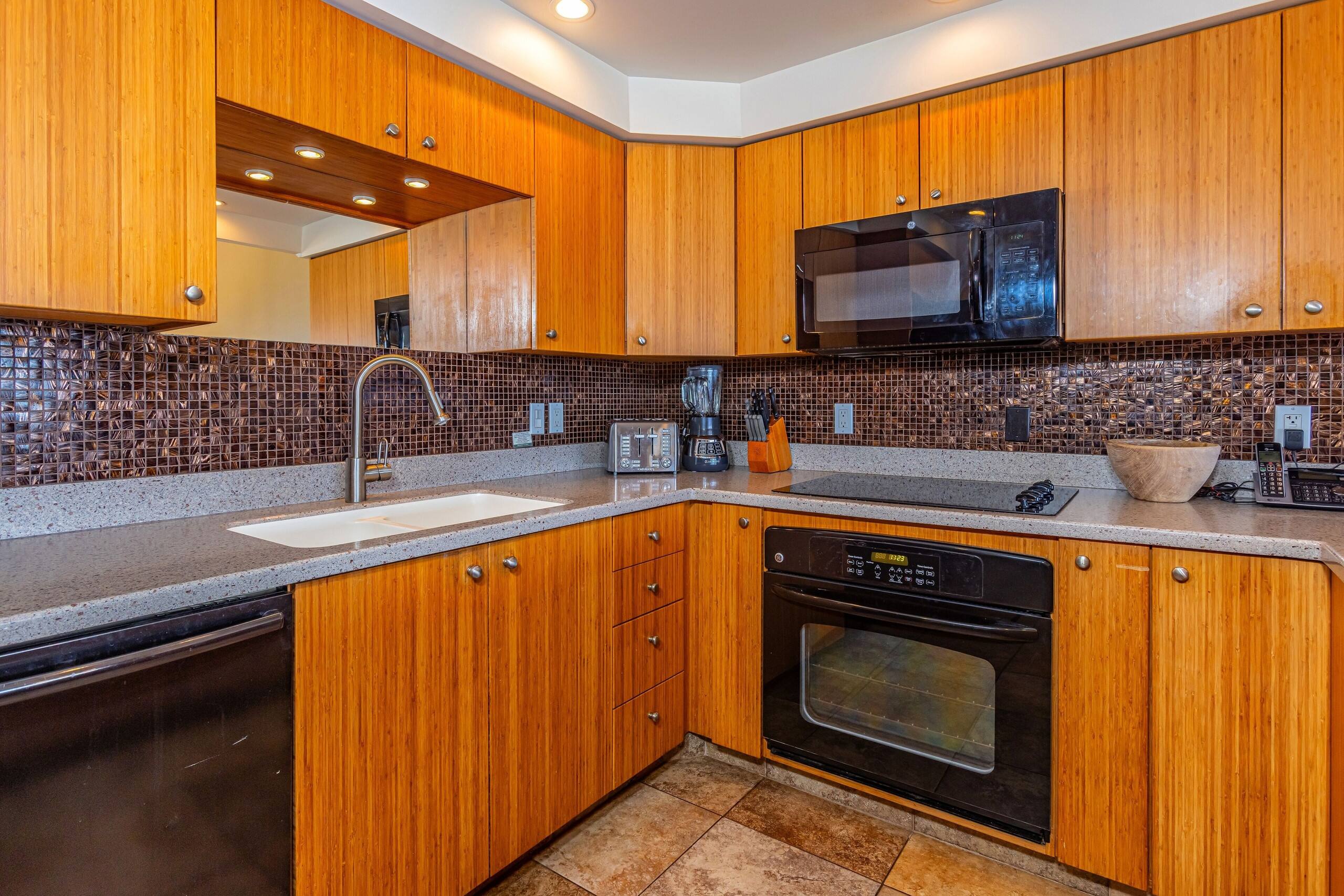 Condo in Kihei · ★4.25 · 2 bedrooms · 4 beds · 2 baths - Image 18