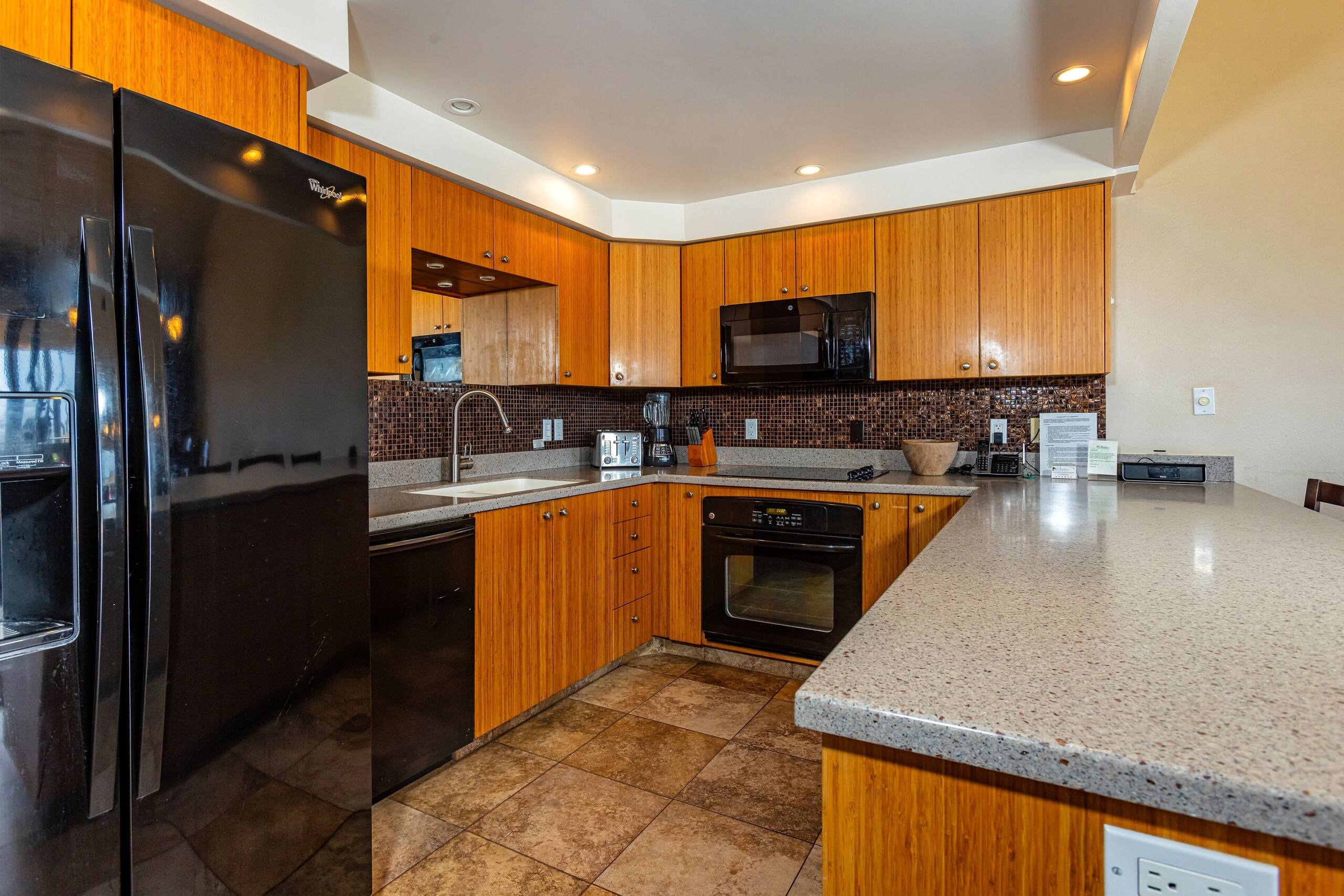 Condo in Kihei · ★4.25 · 2 bedrooms · 4 beds · 2 baths - Image 4
