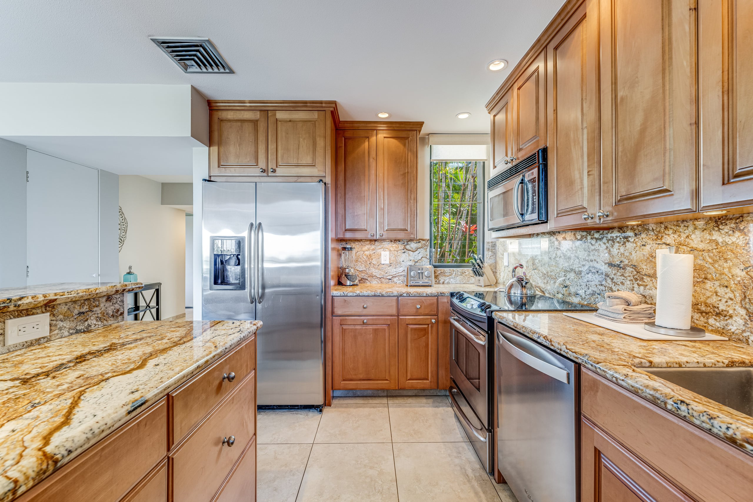 Condo in Wailea · ★4.88 · 2 bedrooms · 3 beds · 2 baths - Image 15