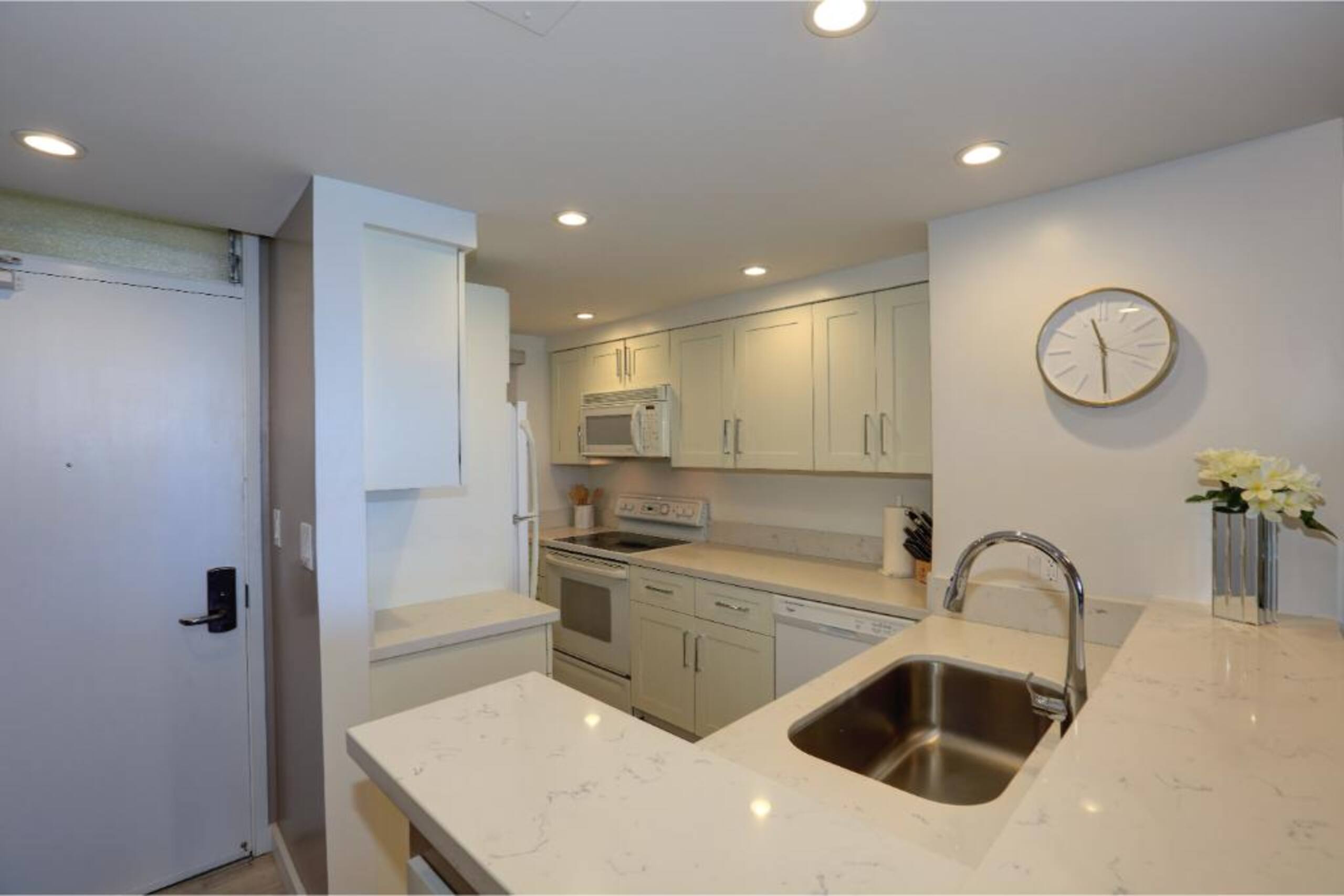 Condo in Kihei · ★4.67 · 2 bedrooms · 3 beds · 2 baths - Image 11
