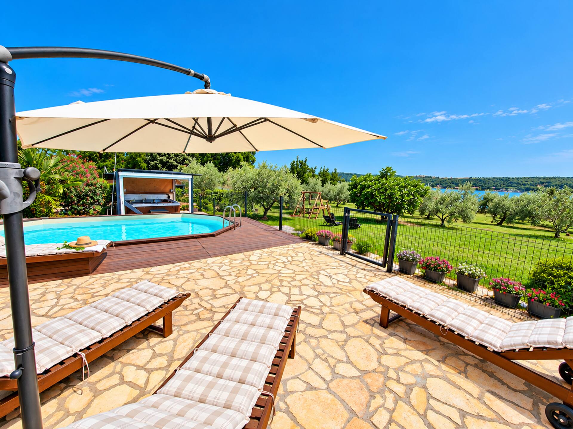Beach House BETA, a romantic hideaway in an olive grove by the sea, swimming pool, jacuzzi & playground, Pomer — photo 2