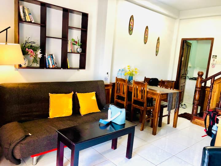 Amazing Apartment With Balcony Riverview!! - ラオス