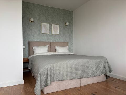 Popular Airbnb listing: Sunny apartment next to M1 metro line in Ursynów