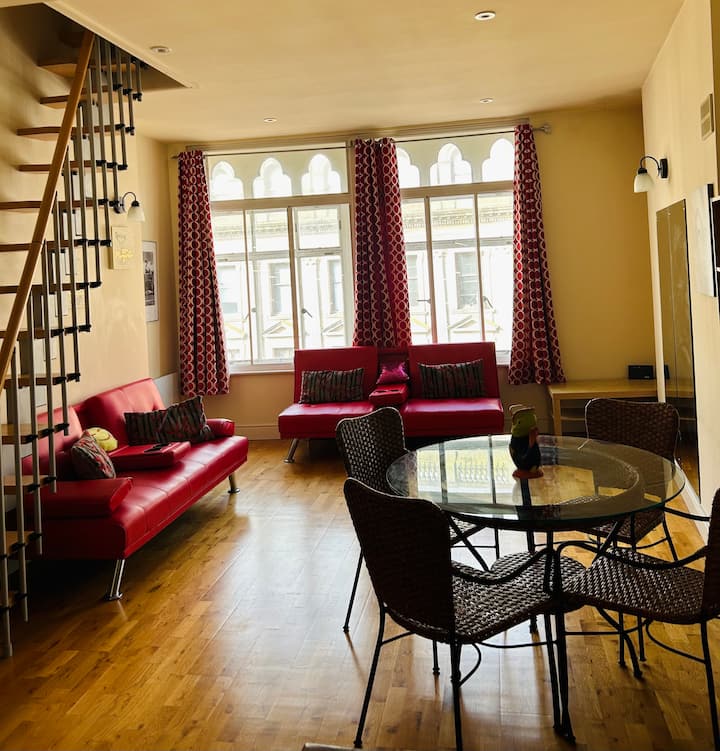 Cardiff City Centre Penthouse - Cardiff