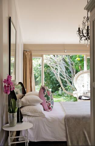 One block from beach, private, 4 beds/4 bath, pool gallery image 5