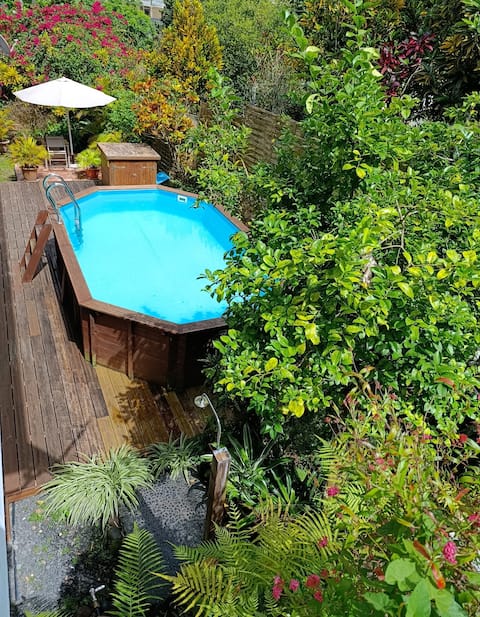 Spacious ground floor in villa / private pool
