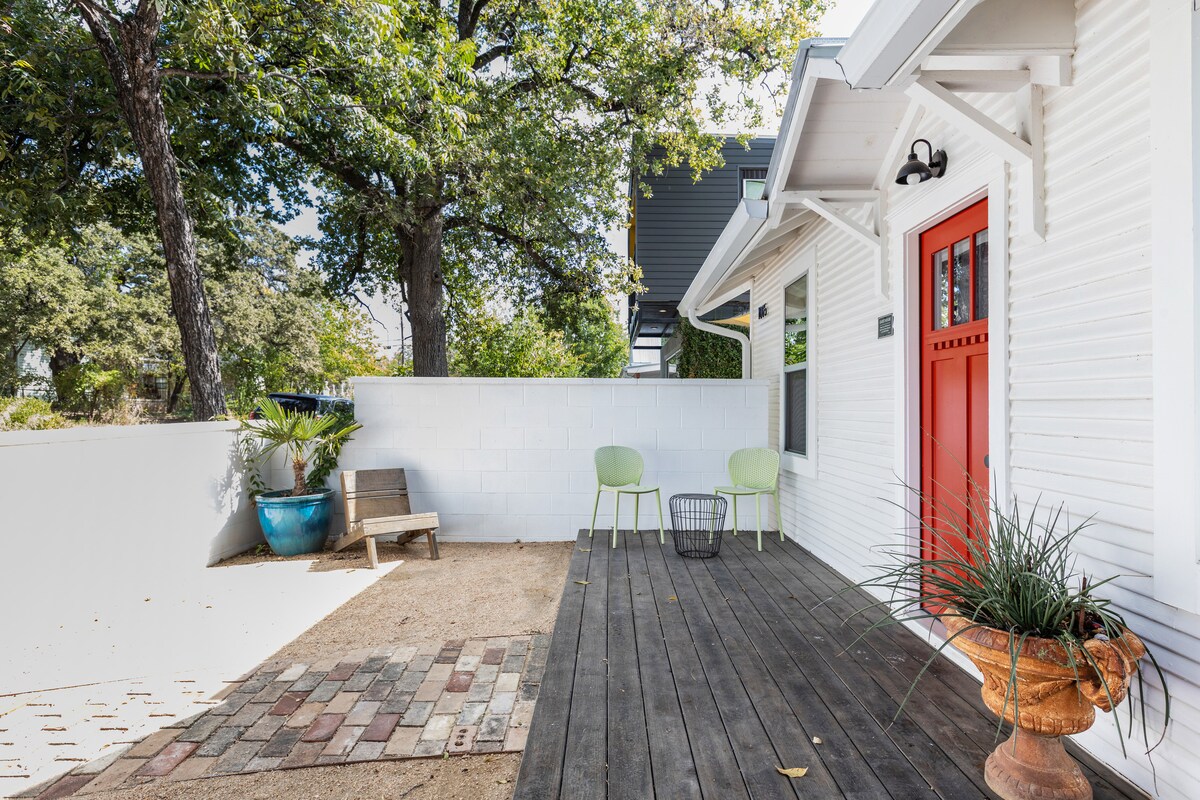 Historic Swede Hill Bungalow | Walk to Downtown