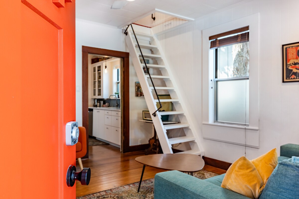 Historic Swede Hill Bungalow | Walk to Downtown