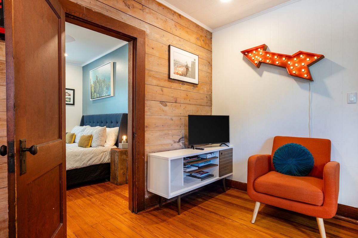 Historic Swede Hill Bungalow | Walk to Downtown