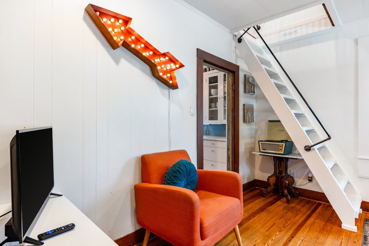 Historic Swede Hill Bungalow | Walk to Downtown