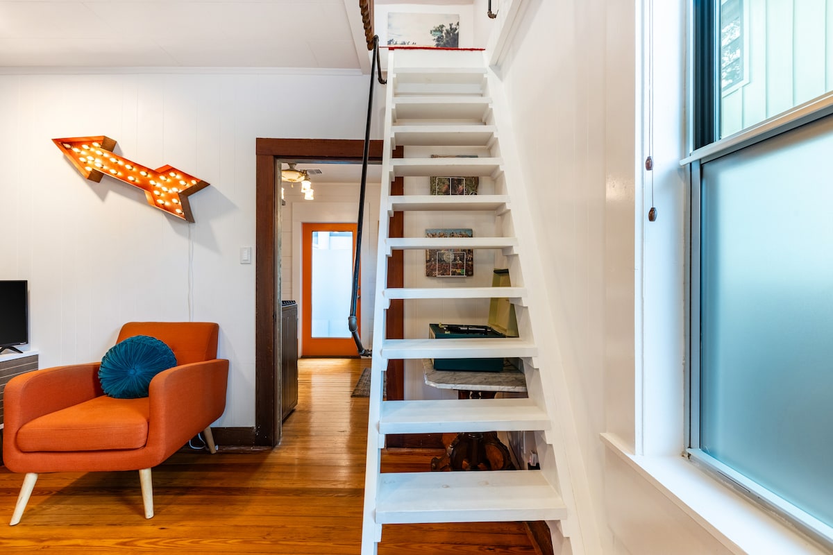 Historic Swede Hill Bungalow | Walk to Downtown