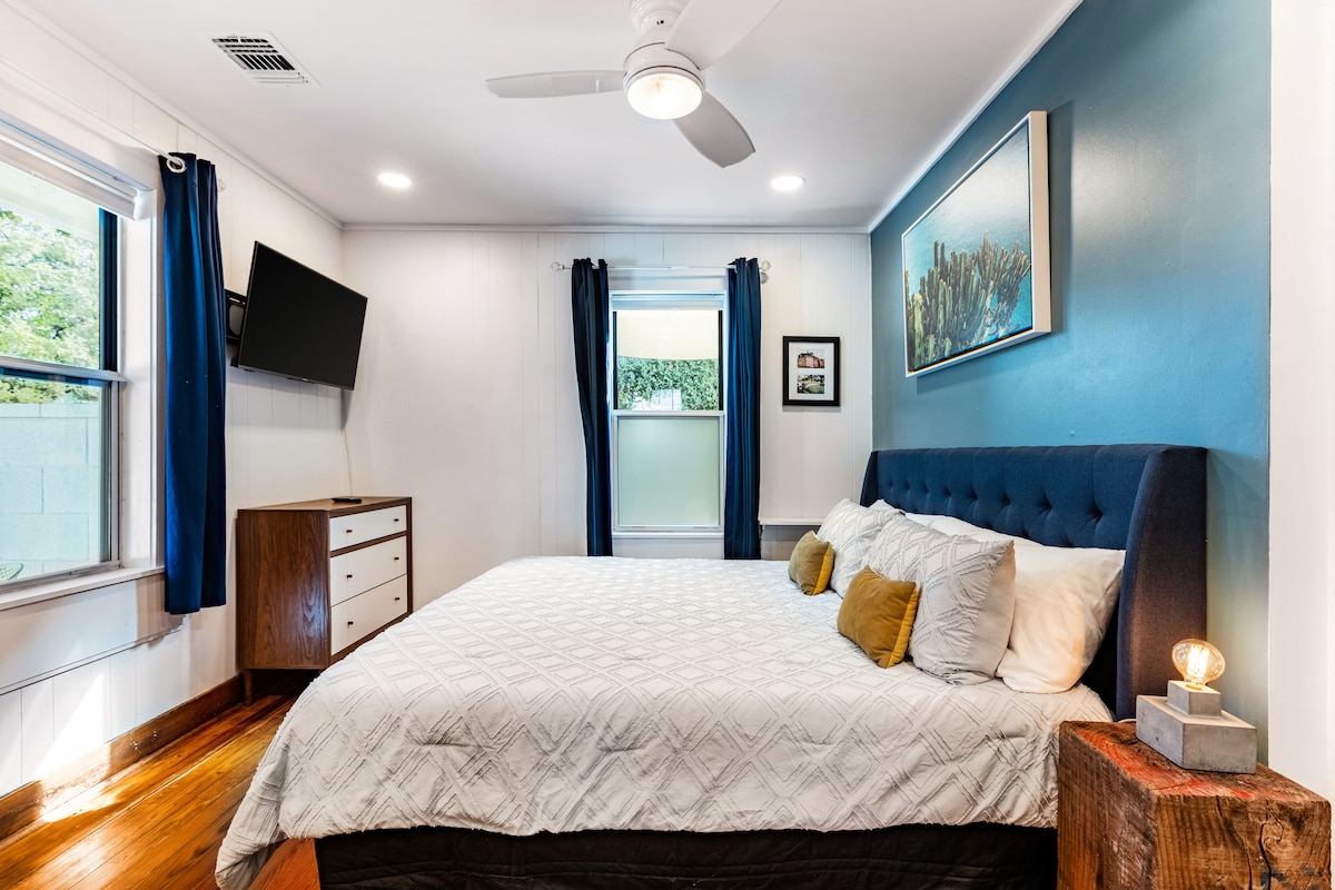 Historic Swede Hill Bungalow | Walk to Downtown