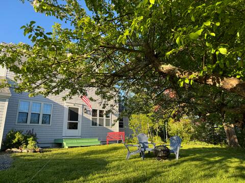 Sea Breeze Cottage in idyllic Castine Maine!