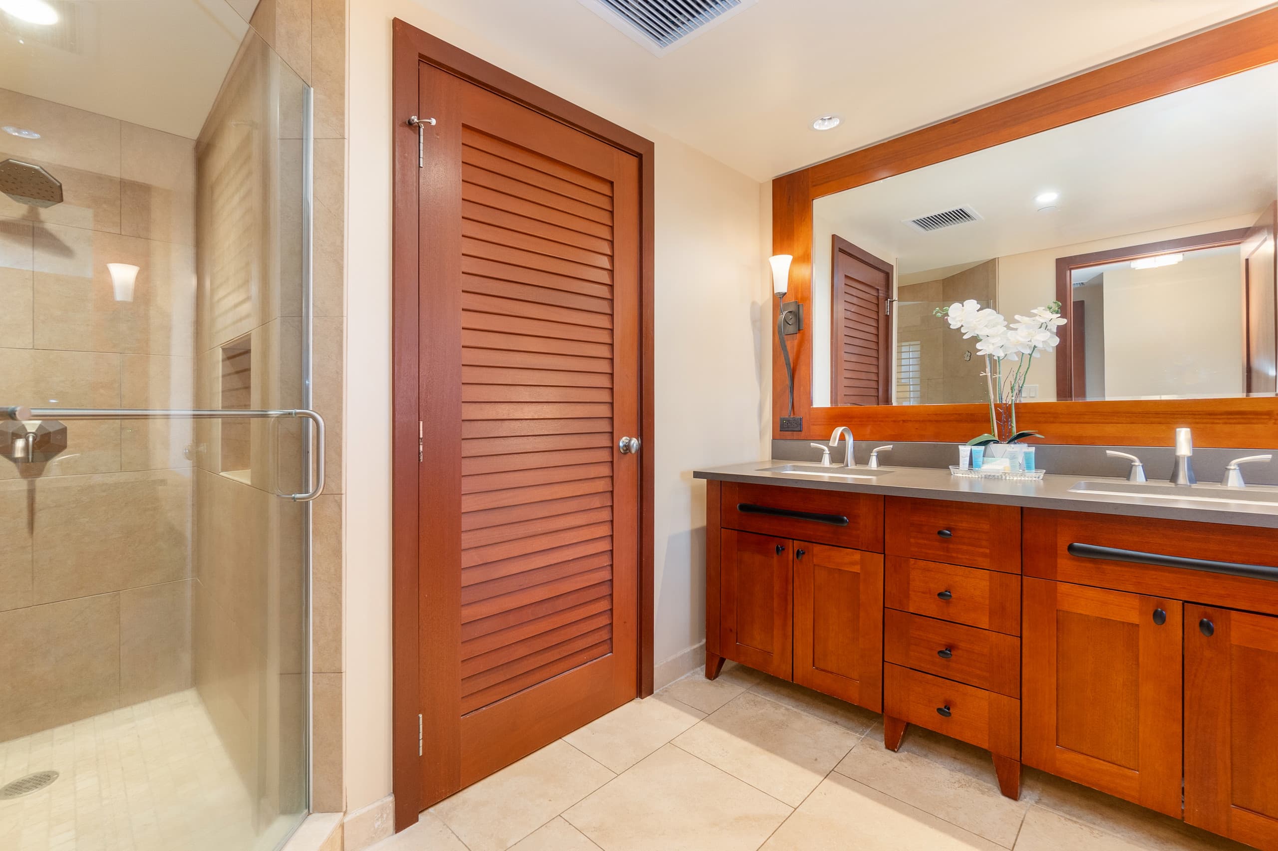 TOP Floor Penthouse with Panoramic View - Image 16