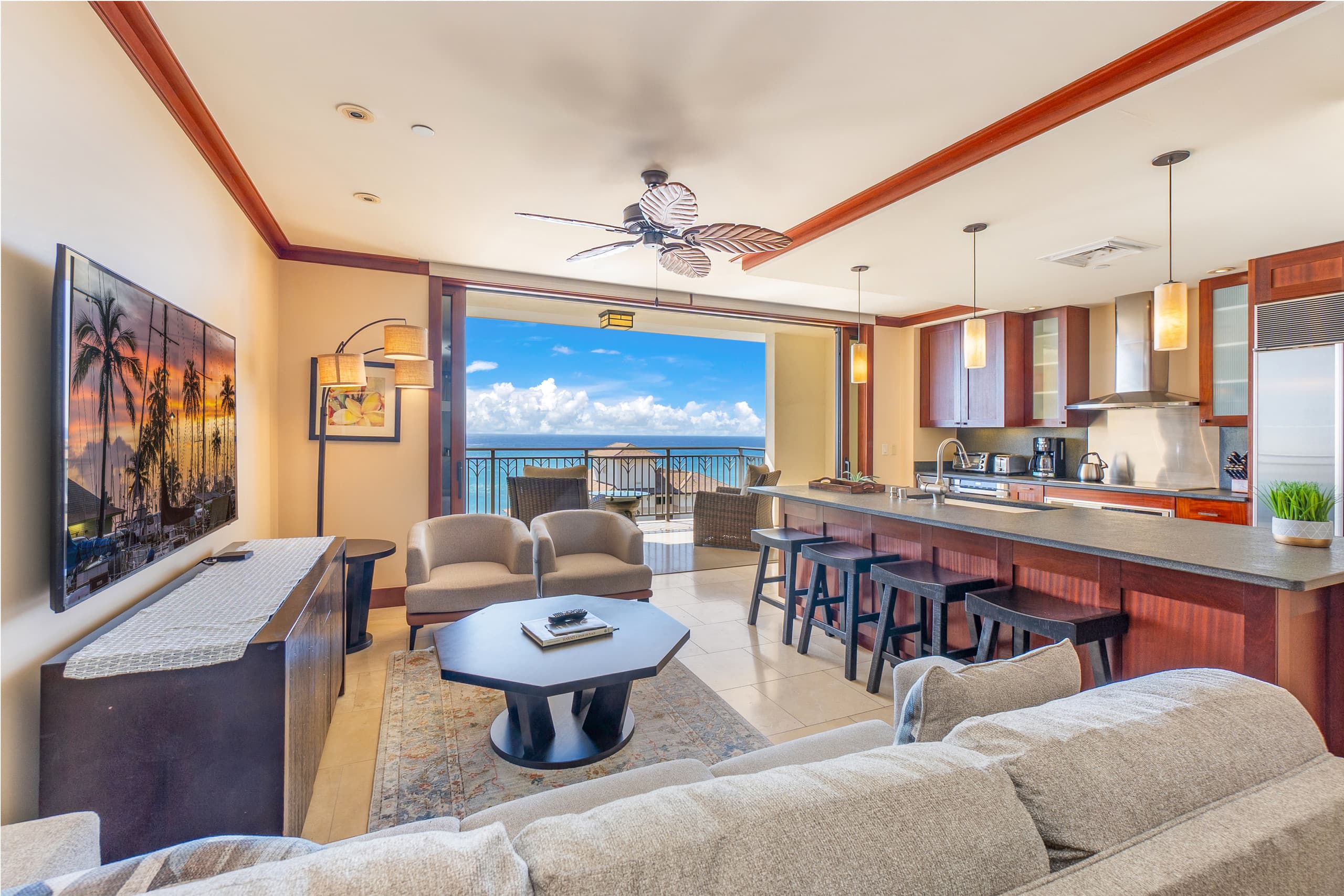 TOP Floor Penthouse with Panoramic View - Image 2