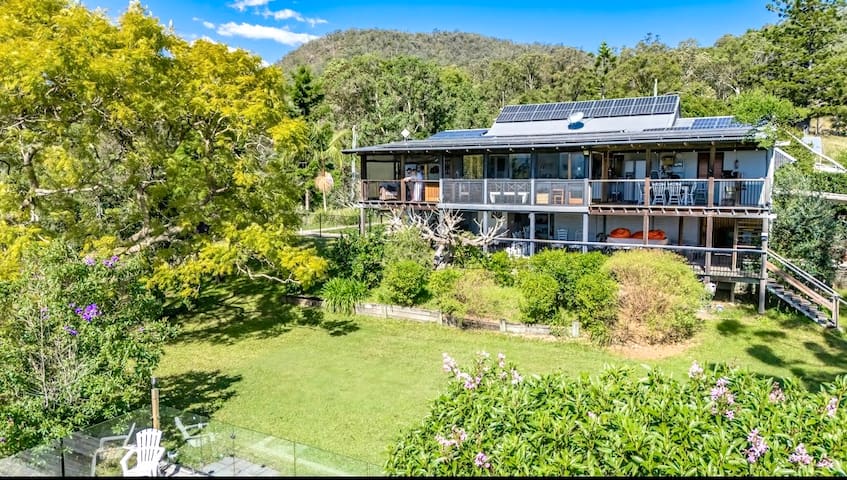 OBI OBI HOMESTEAD – Farmhouse Retreat