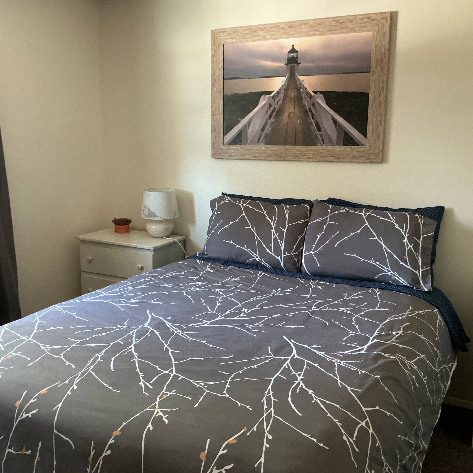 Contemporary, marine 2bd/1ba Apartment in Kent