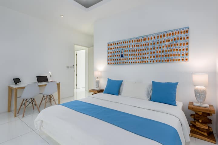 Dhomë gjumi për vizitorët me vend pune