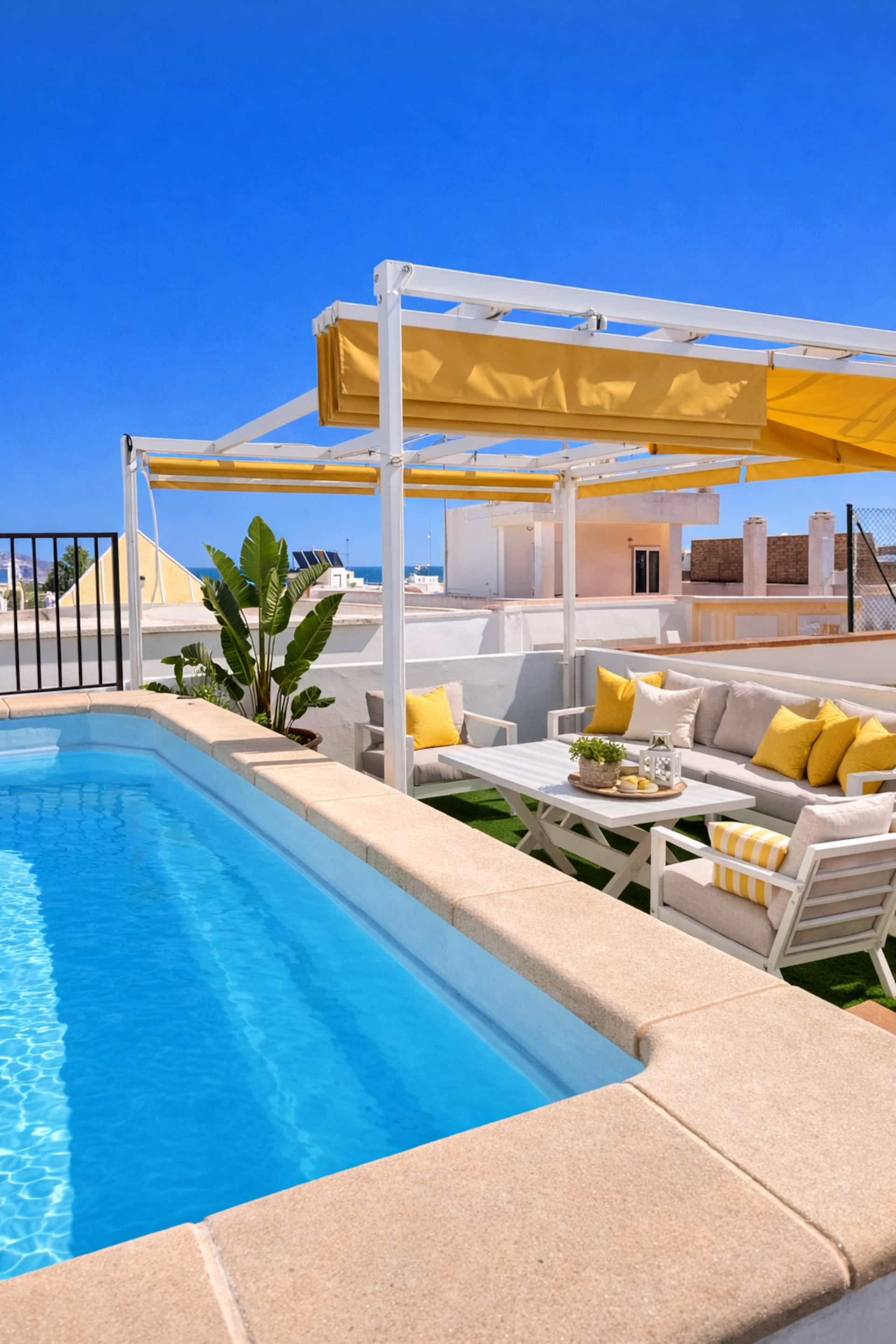 Apartment with private pool, 2 minutes away, Balcón Europa