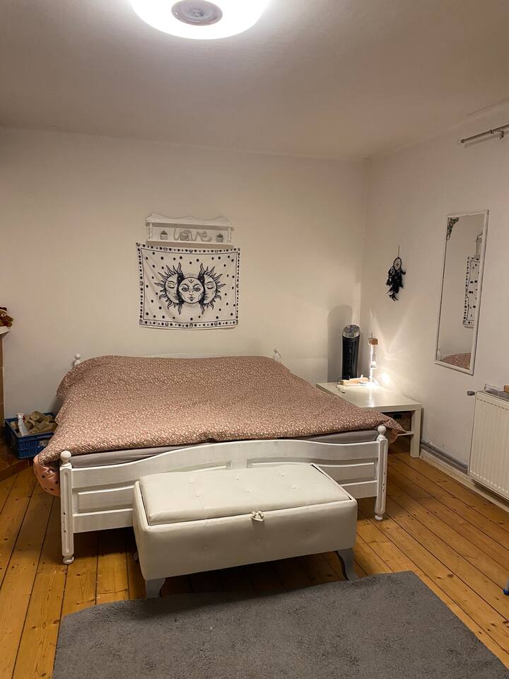 საძინებელი 1