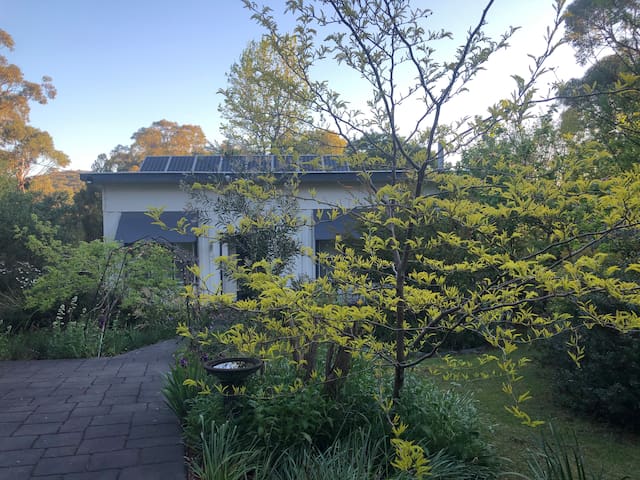 Bird Hill – A Garden Retreat in the Yarra Valley