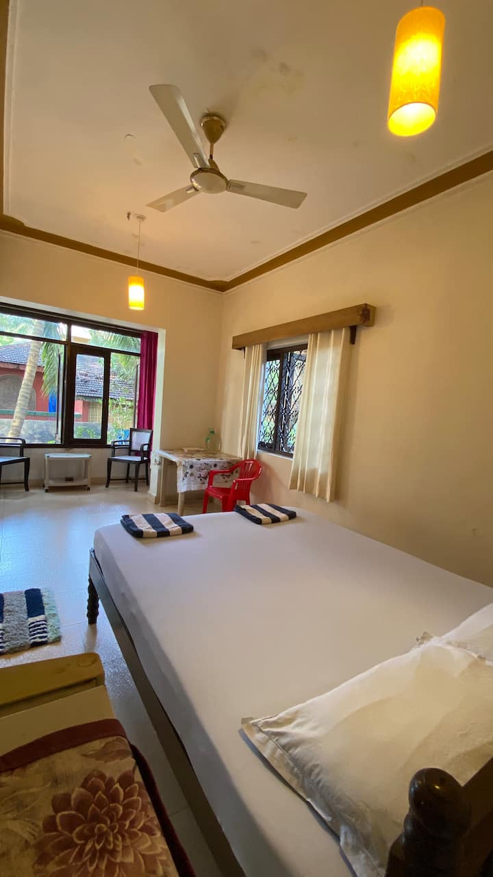 Bedroom 1 image 5