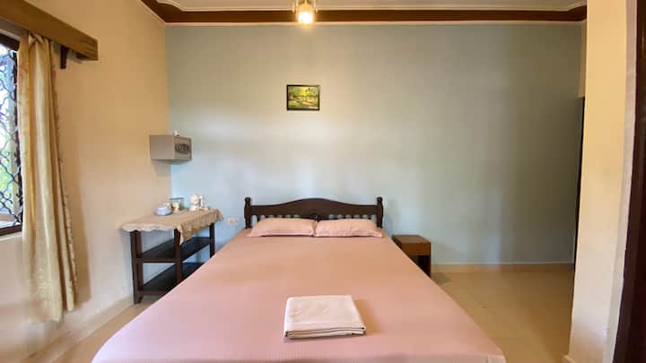 Bedroom 1 image 2