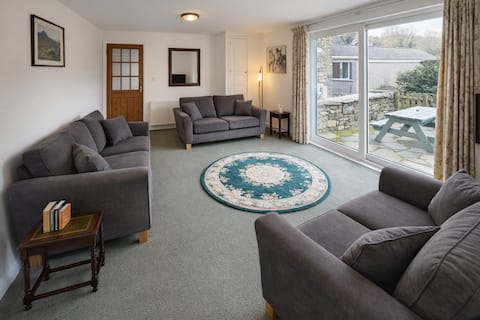 Snowdonia Stone Cottage | Sleeps 6 | Dog Friendly