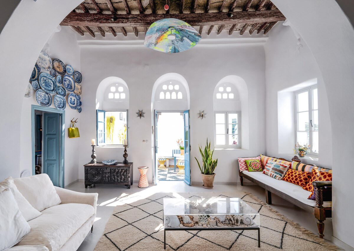 Casa Nisos — view 2