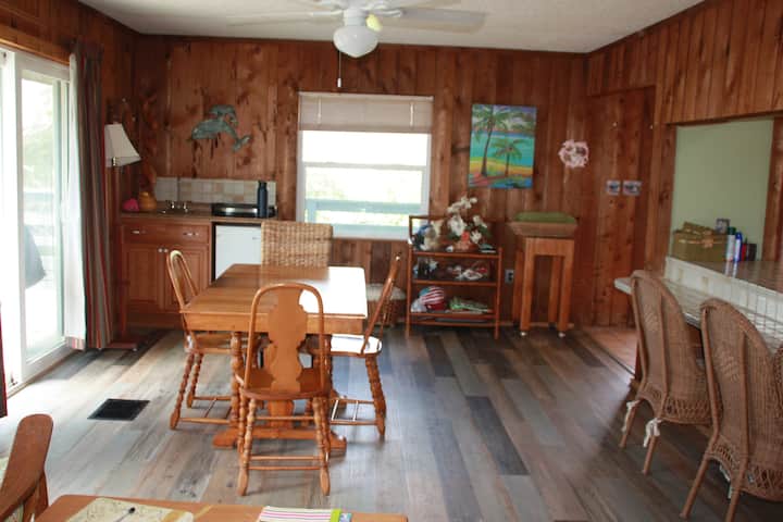 Tranquil Island Hideaway For Families - Boca Grande, FL