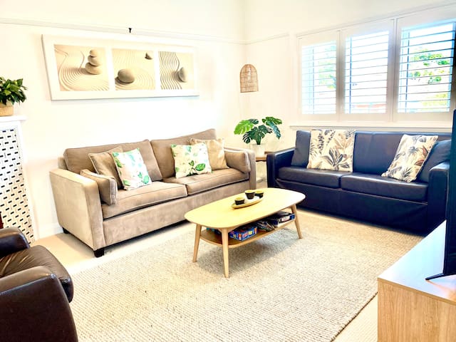 Manly holiday escape-4 min stroll to beach+parking