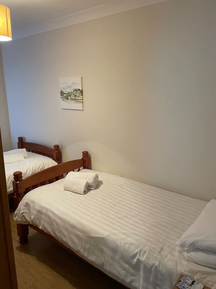 Საძინებელი 3 - 2 ორადგილიანი საწოლი 