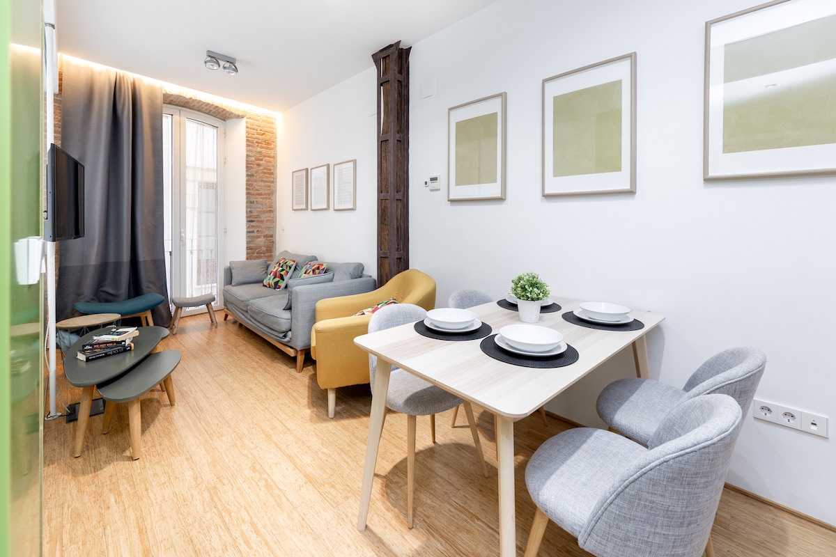 Top Airbnb: Centrally located apartment in Granada in Granada