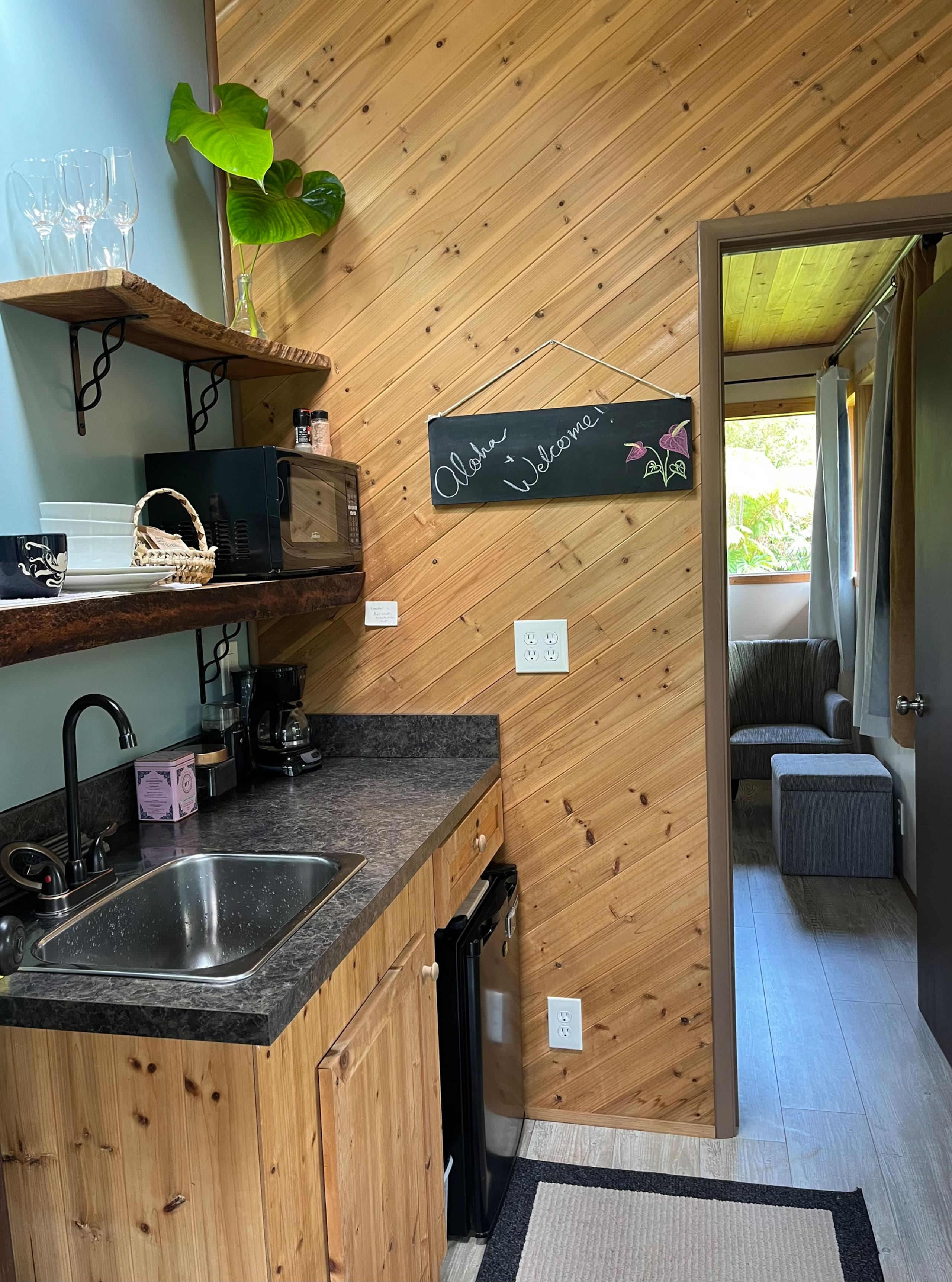 Guesthouse in Pahoa · ★4.97 · 1 bedroom · 1 bed · 1 private bath - Image 1