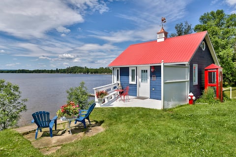 The Boathouse • Fireplace • Algonquin Pass