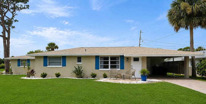 Dog Friendly - 628 (One, Less Than 25 Lb Dog) - Venice, FL