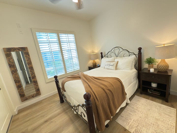 The smallest of the 3 rooms this room also has a queen bed and closet. Main bathroom located right across the hall.