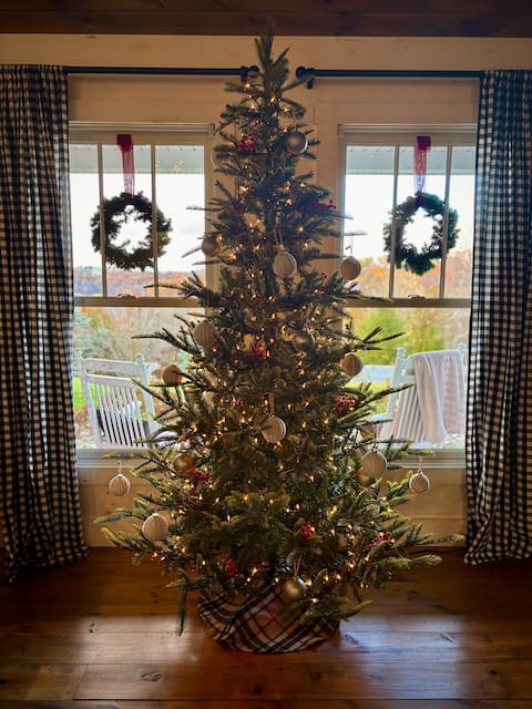 Pear Tree Cottage ~ A Down Home Christmas Getaway